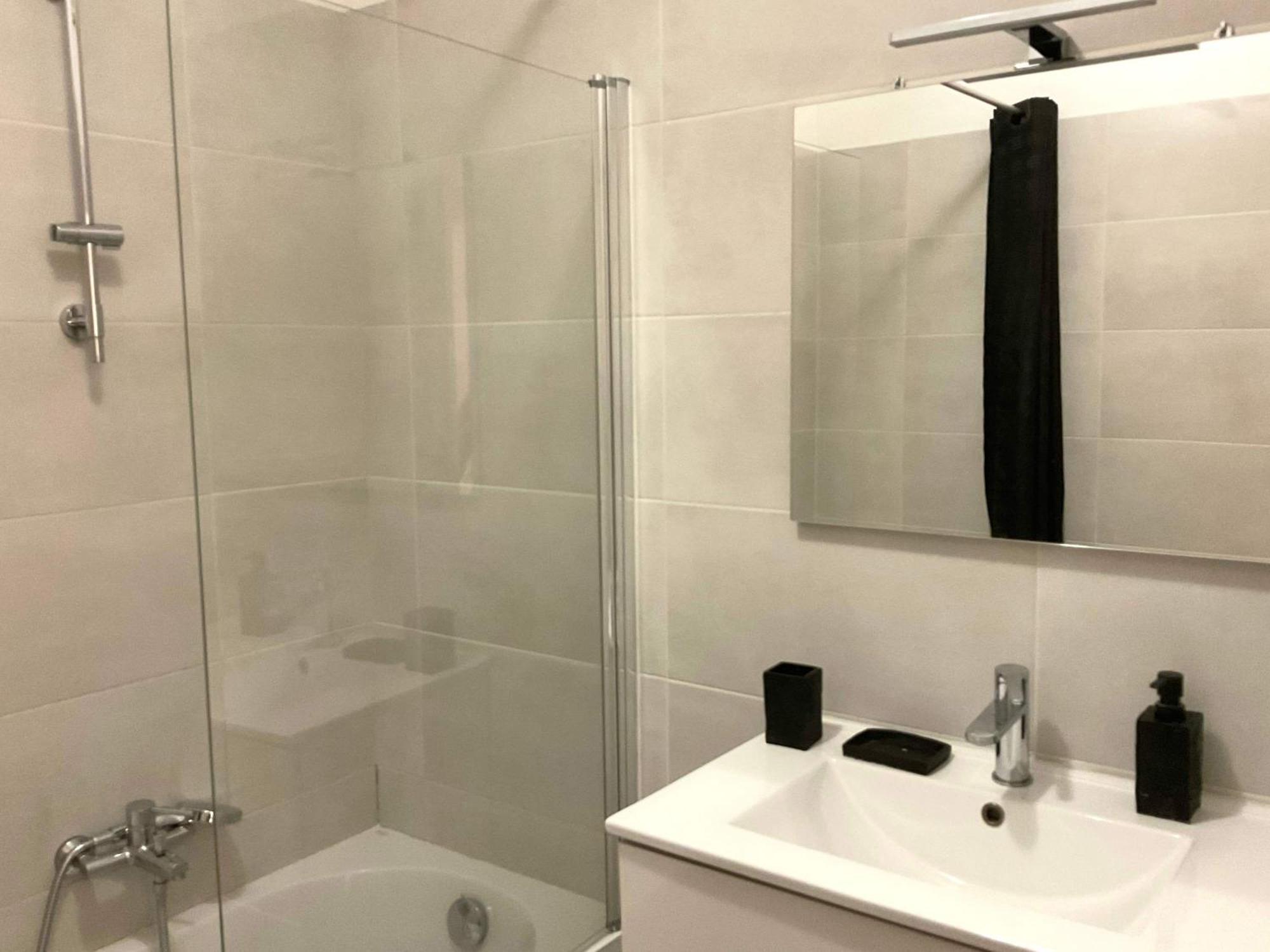 Appartamento Lympia - One Bedroom Near The Port *