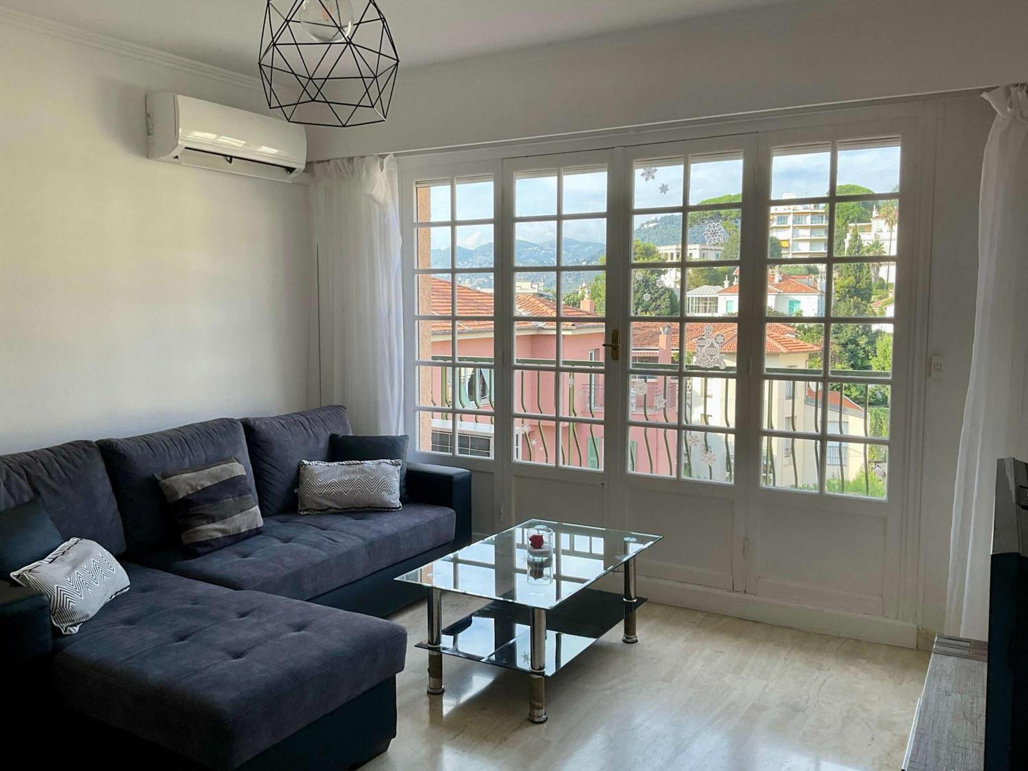 Lympia - One Bedroom Near The Port